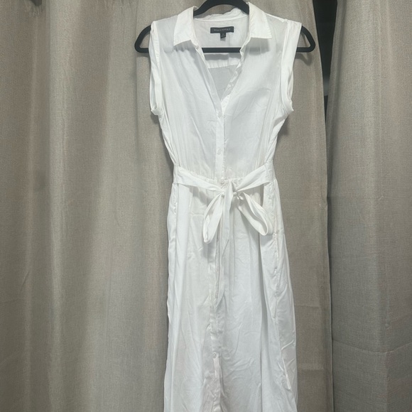 Banana Republic Dresses & Skirts - Banana Republic White Sleeveless Midi Dress